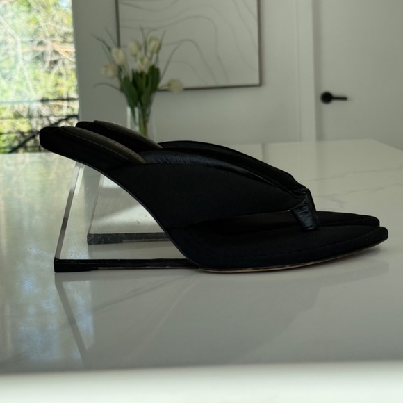 Good American Cinderella Wedge Sandal In Black - Sold Out Online. - Picture 2 of 7